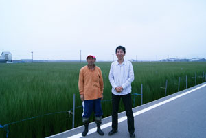 草農家の松村さん